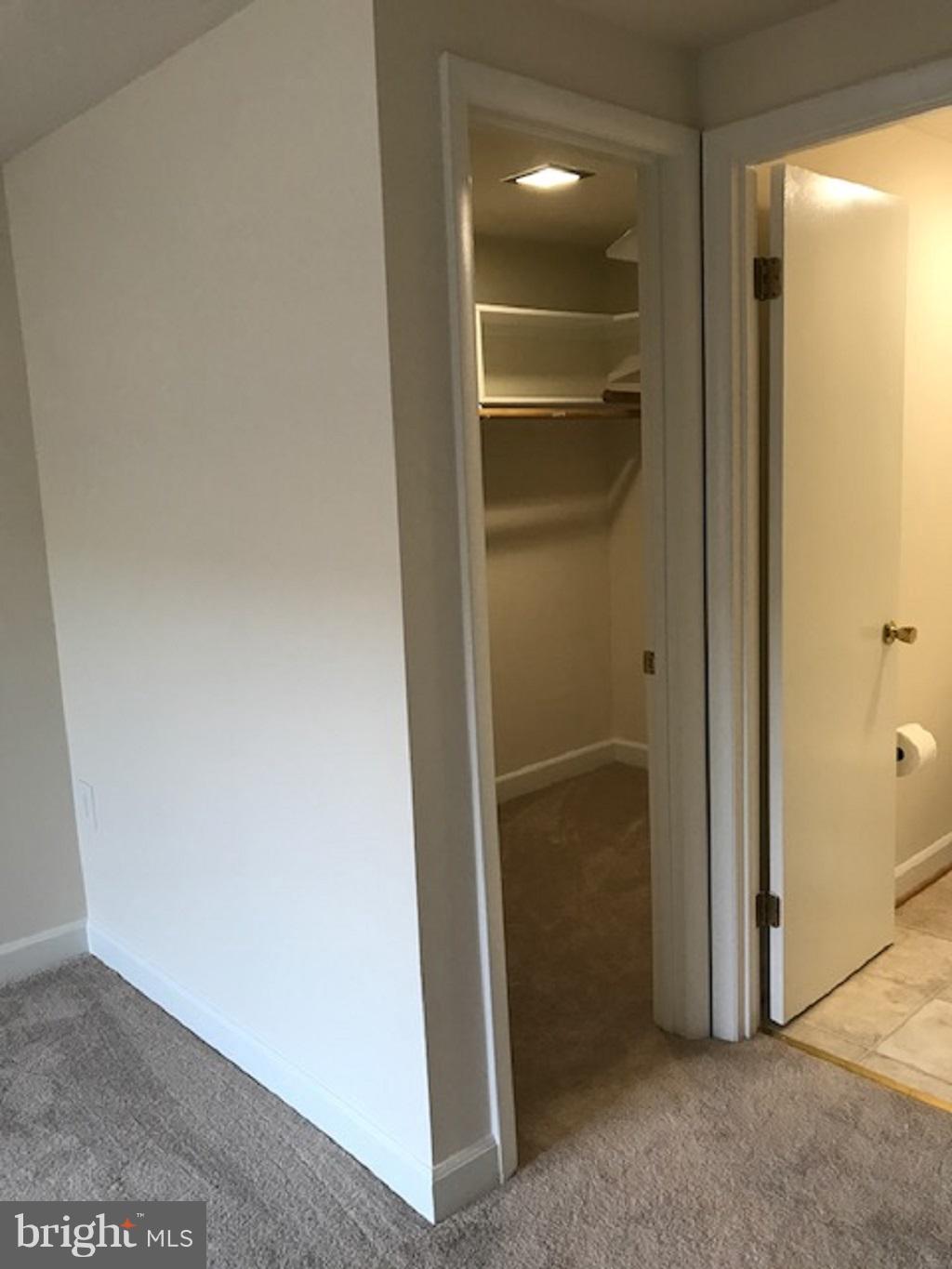 FARMINGDALE - Residential Lease