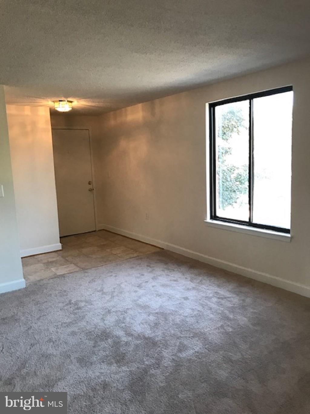 FARMINGDALE - Residential Lease