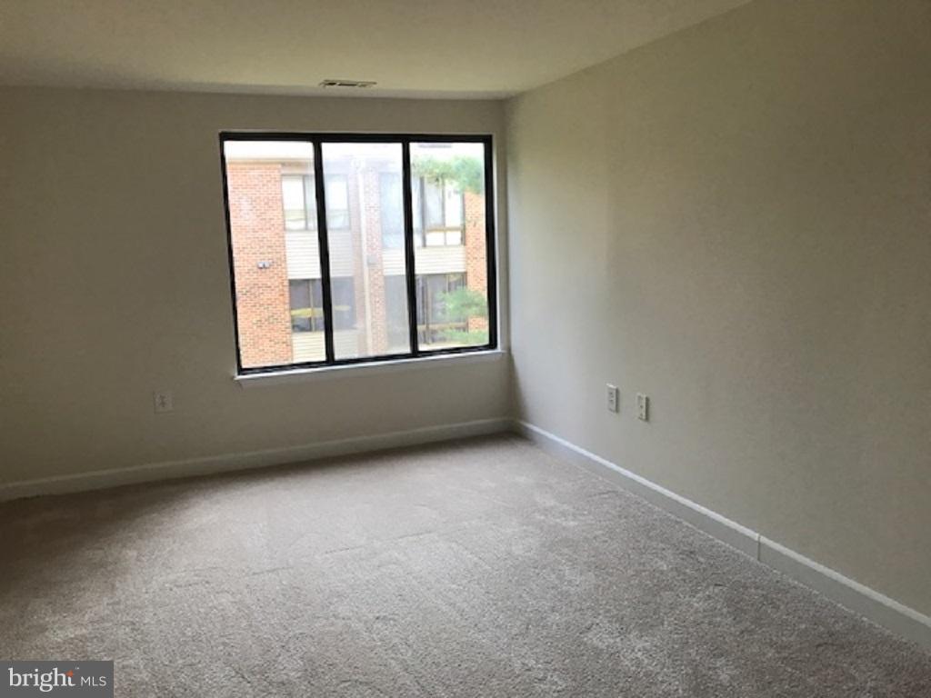 FARMINGDALE - Residential Lease