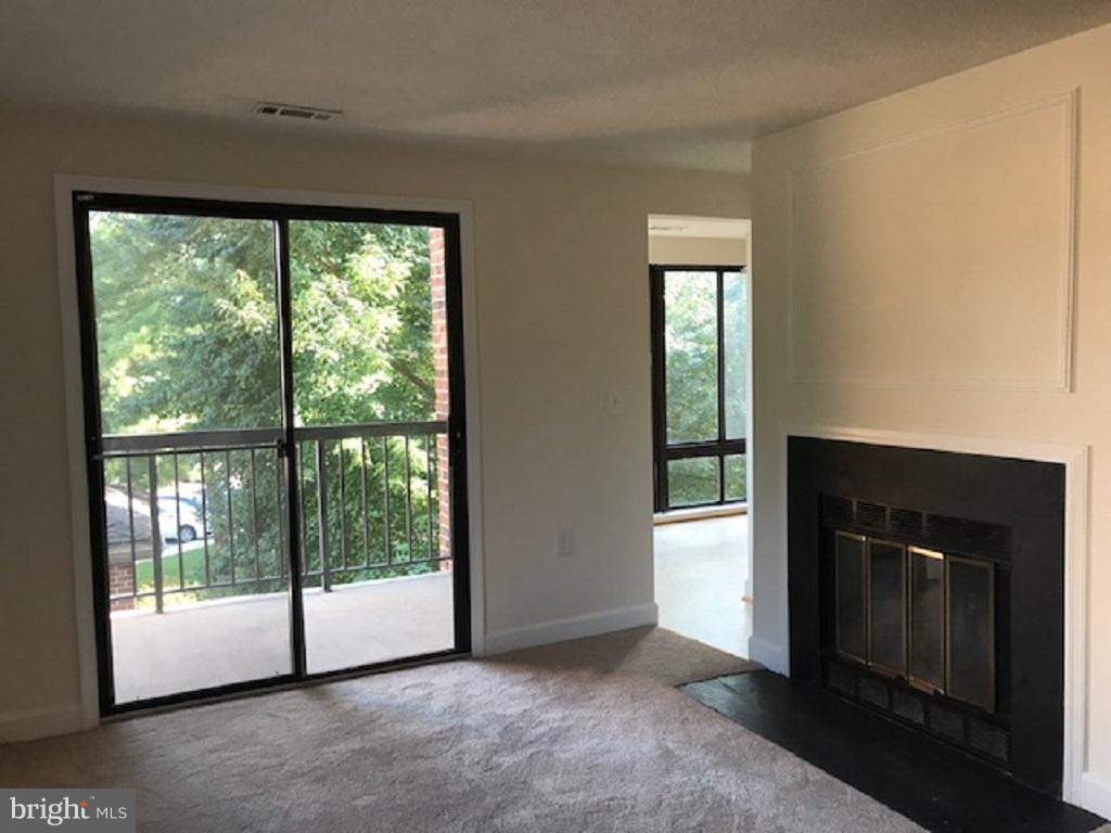 FARMINGDALE - Residential Lease