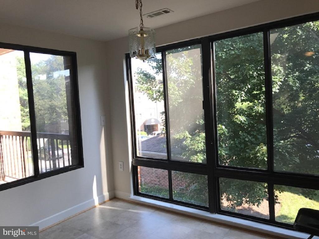 FARMINGDALE - Residential Lease