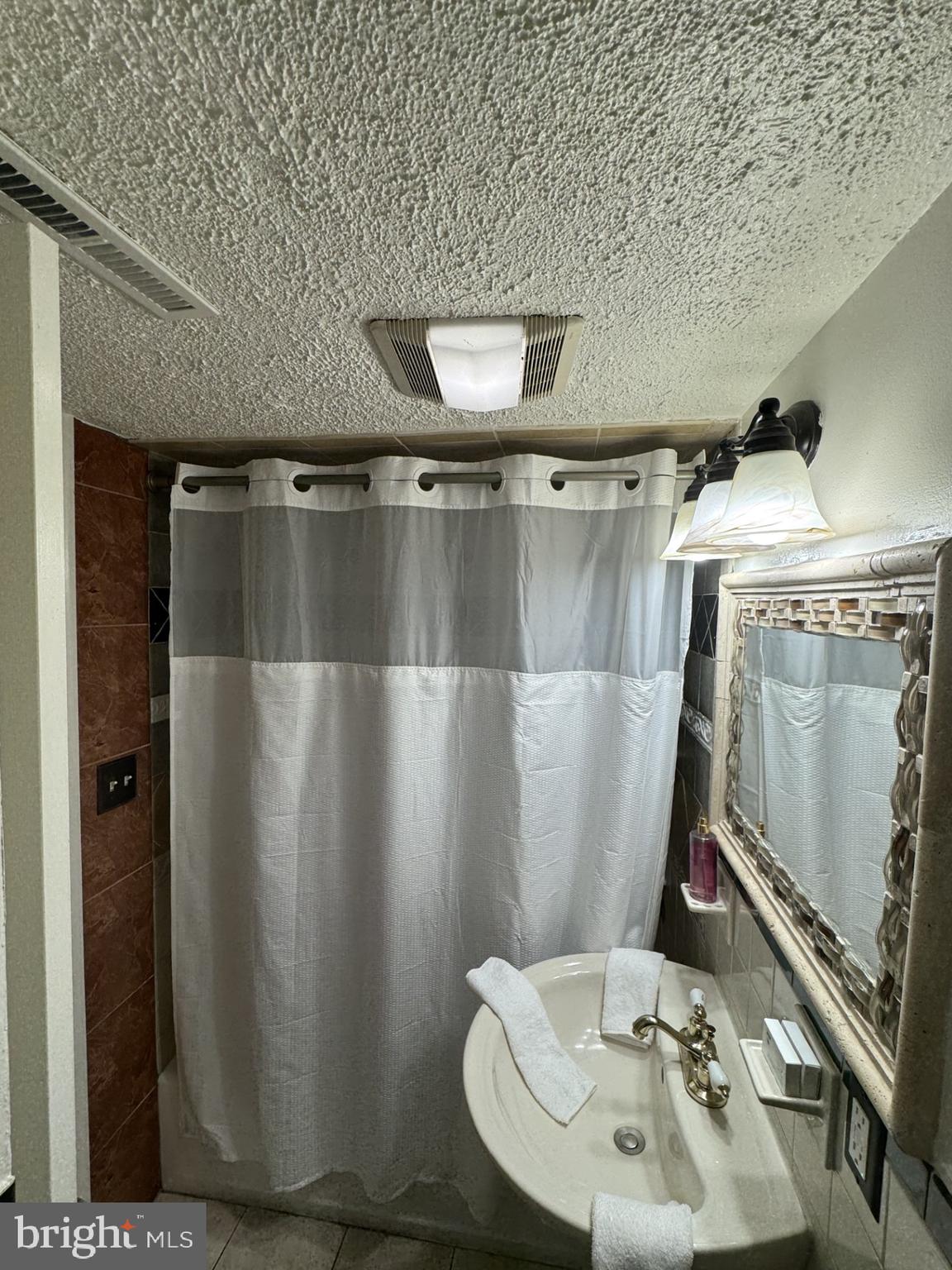 HUME SPRINGS - Residential