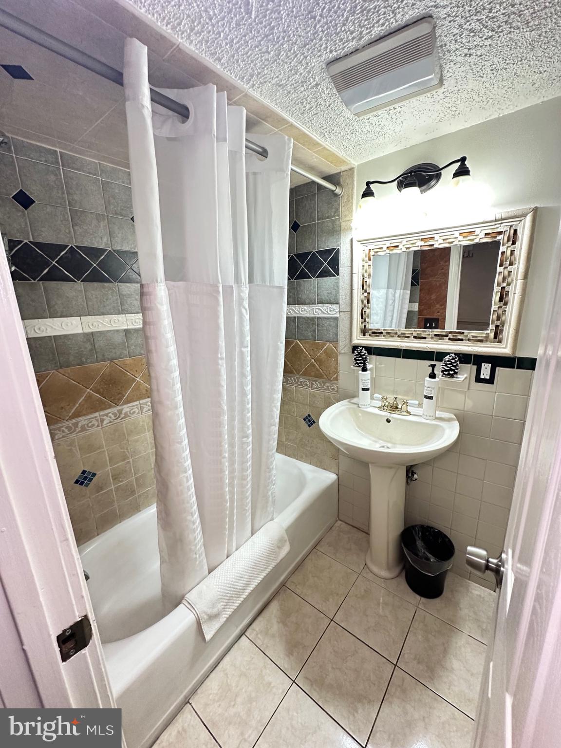 HUME SPRINGS - Residential