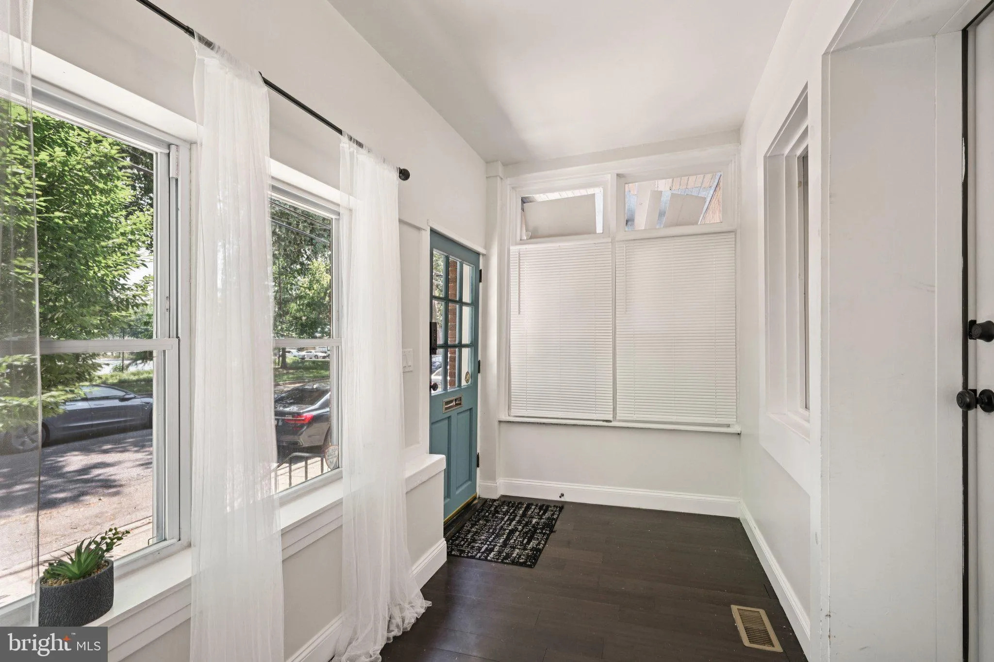 Philadelphia, Pennsylvania 19146, United States, 3 Bedrooms Bedrooms, ,2 BathroomsBathrooms,Residential,Coming Soon,161945