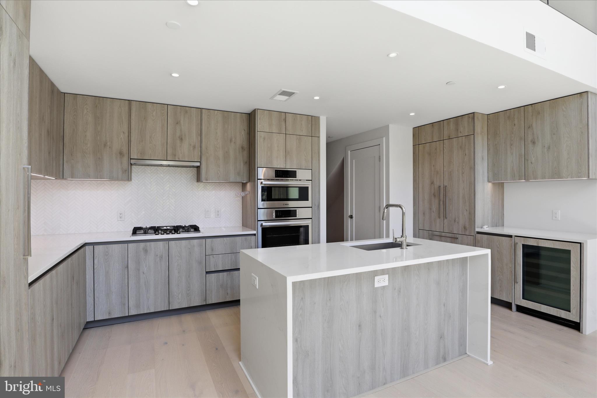 1201 N ROYAL STREET 215