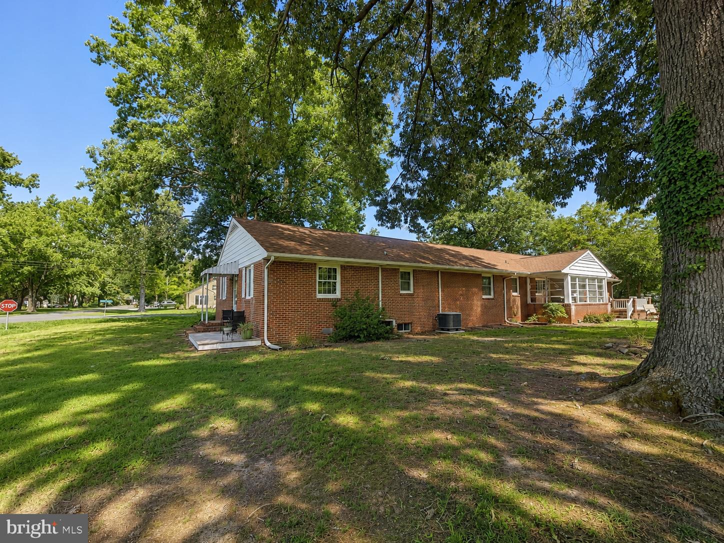 16 BUENA VISTA AVENUE
