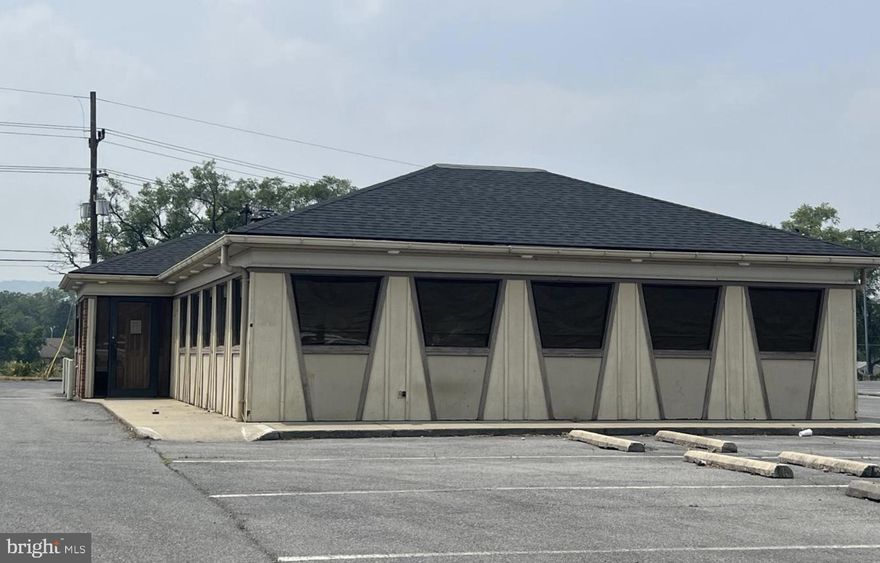 This space is for rent for $15,000/month.  Location would be perfect for fast food(i.e. Taco Bell, McDonalds, Chickfila, Dunkin Donuts).