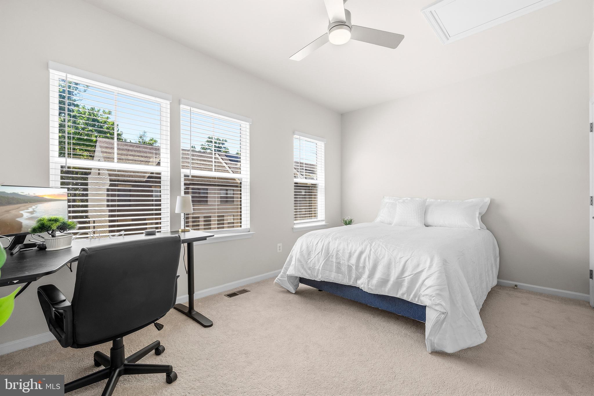 GATEWAY WEST - Residential