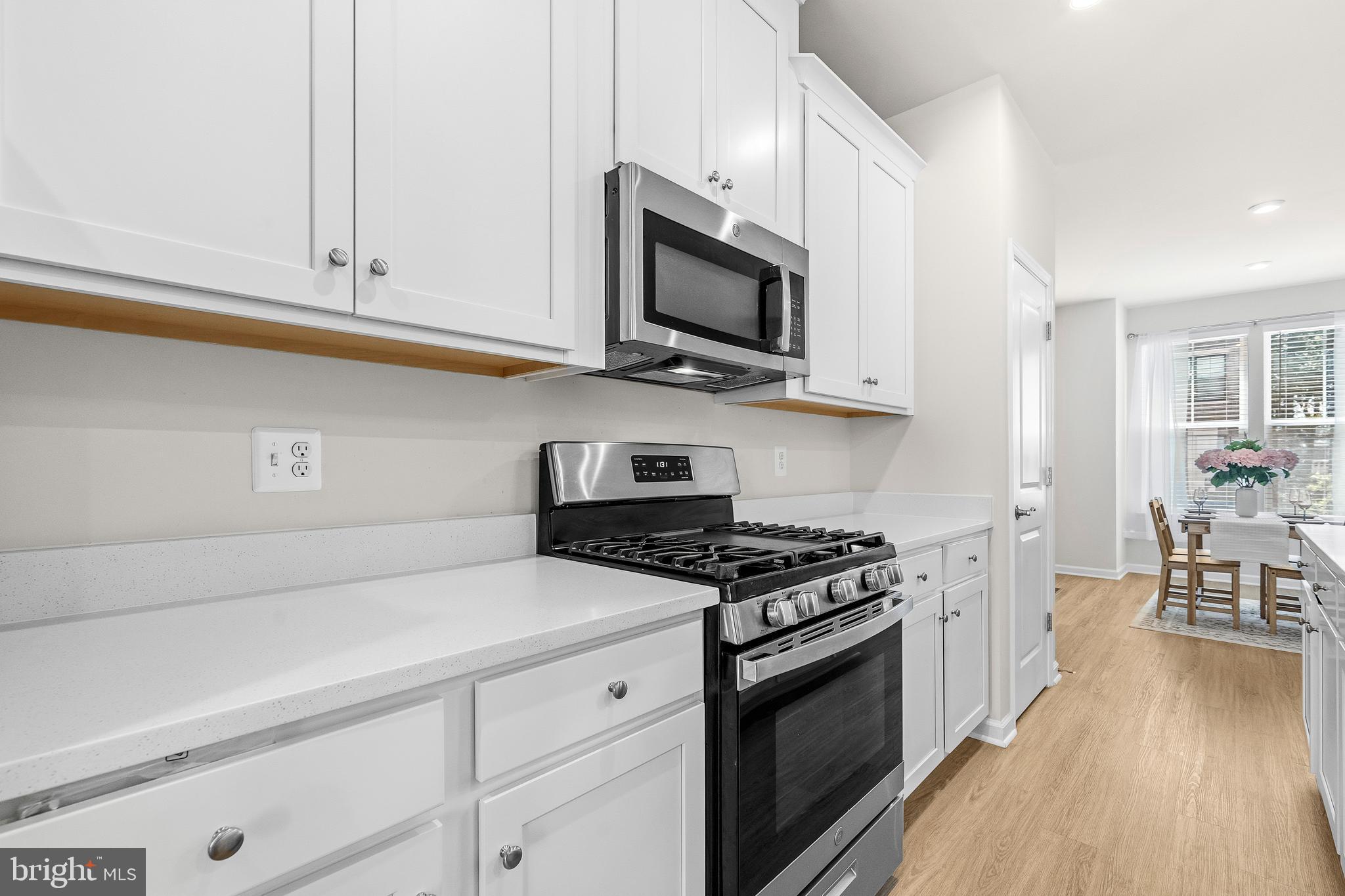 GATEWAY WEST - Residential