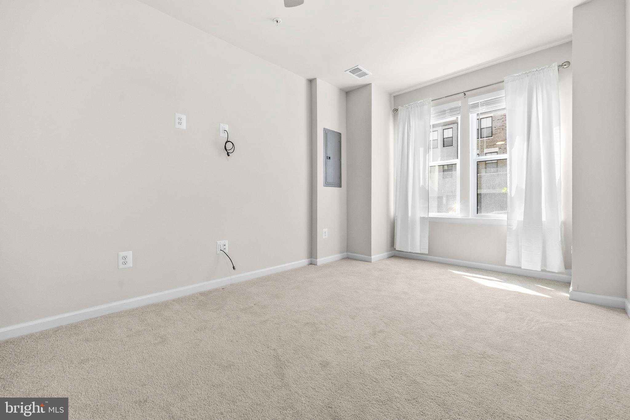 GATEWAY WEST - Residential