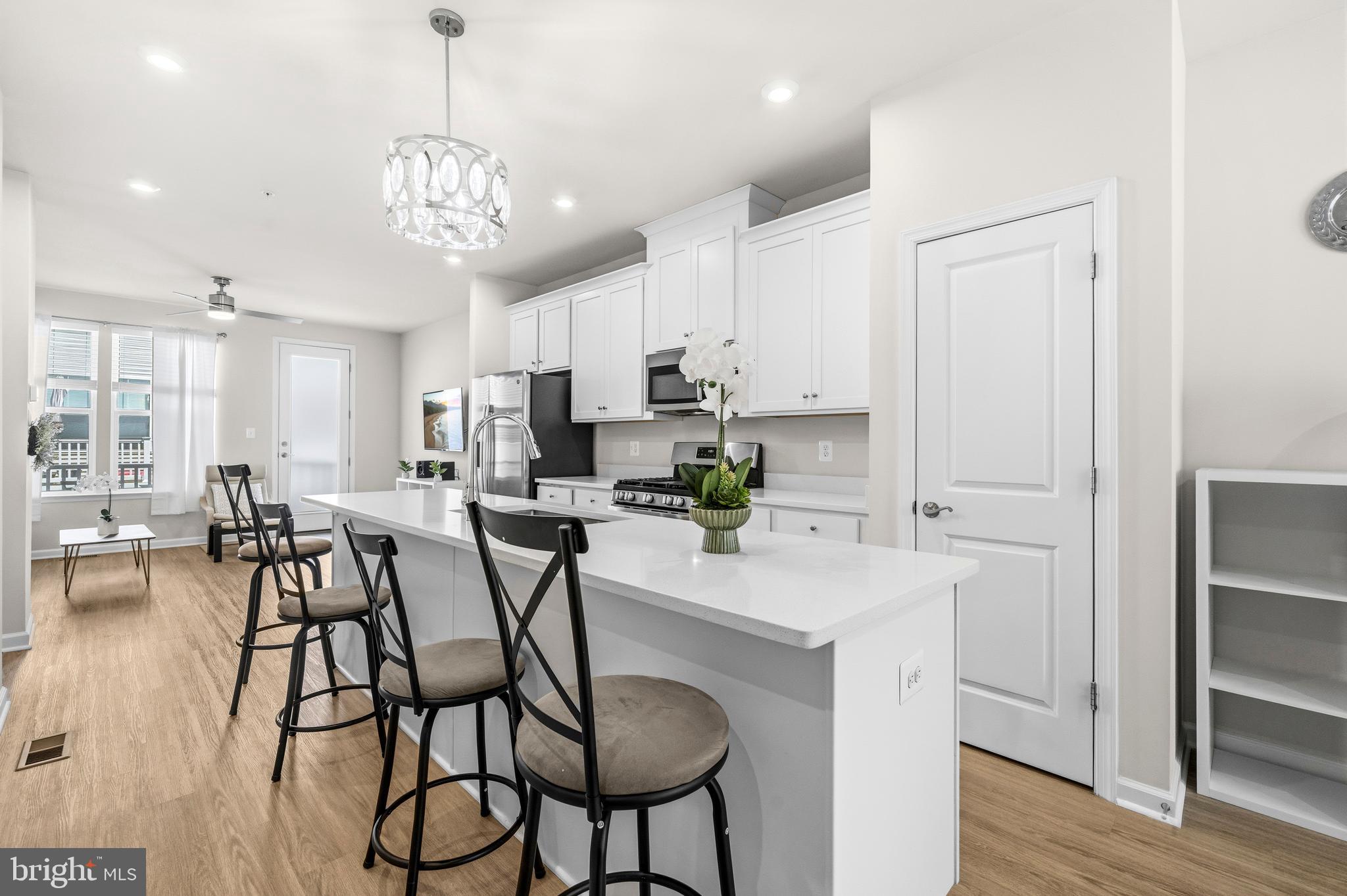 GATEWAY WEST - Residential