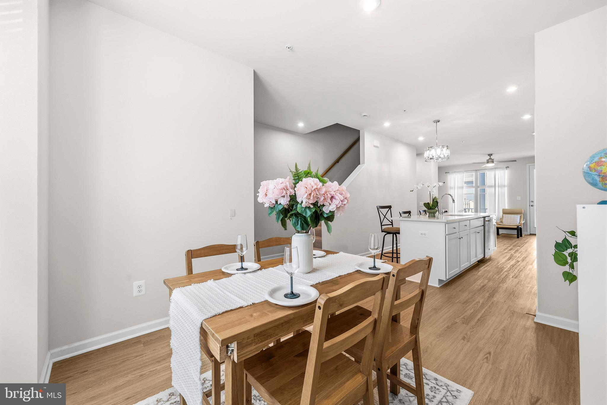 GATEWAY WEST - Residential