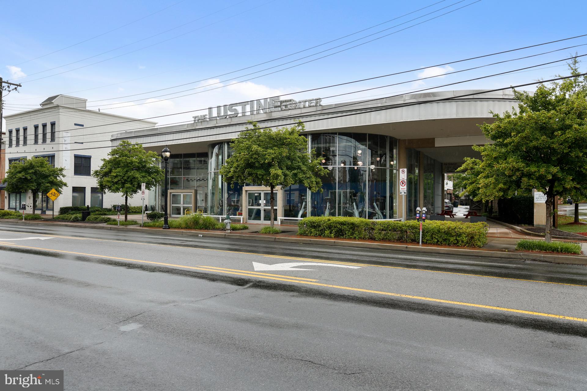 GATEWAY WEST - Residential