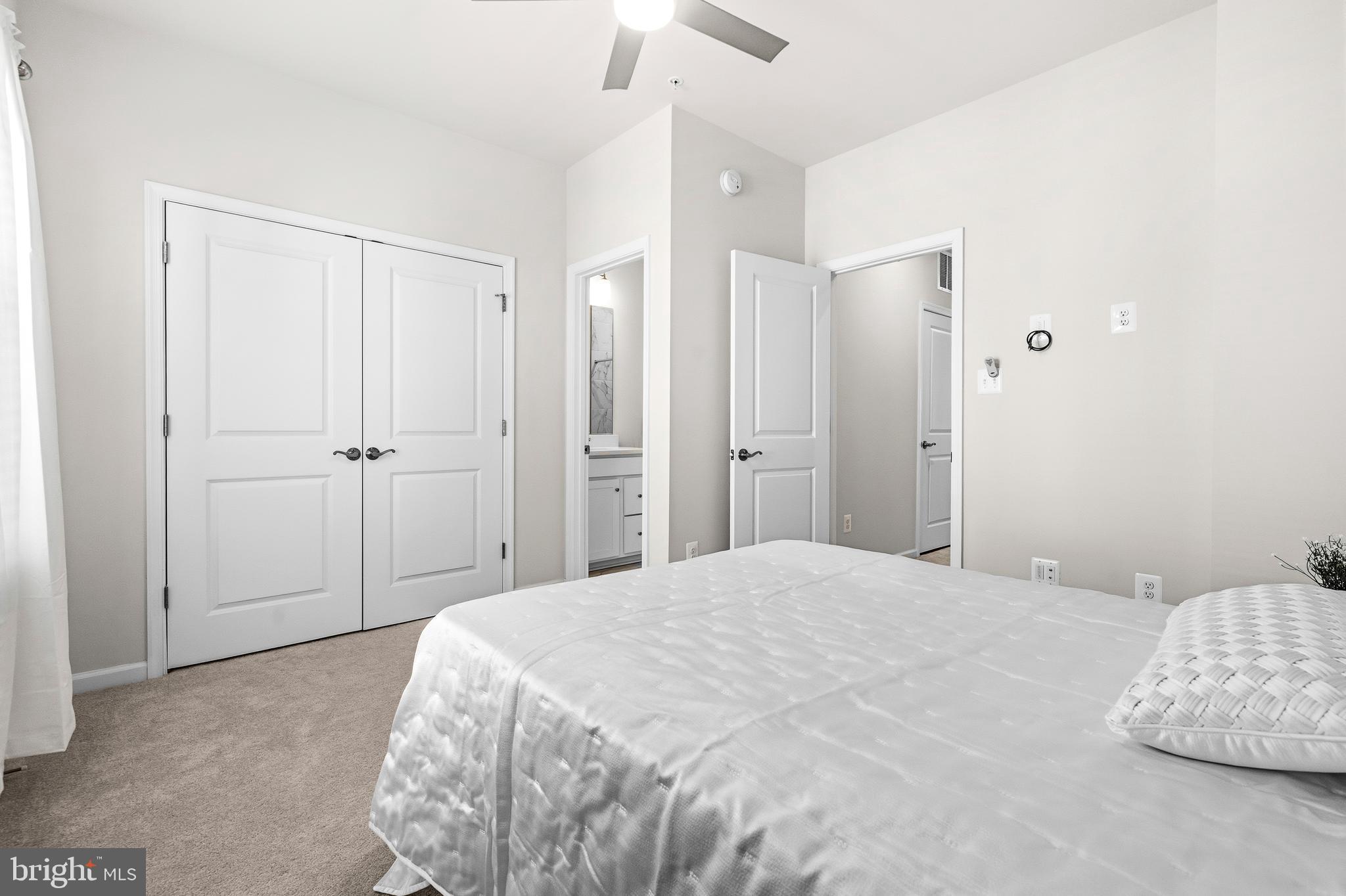 GATEWAY WEST - Residential