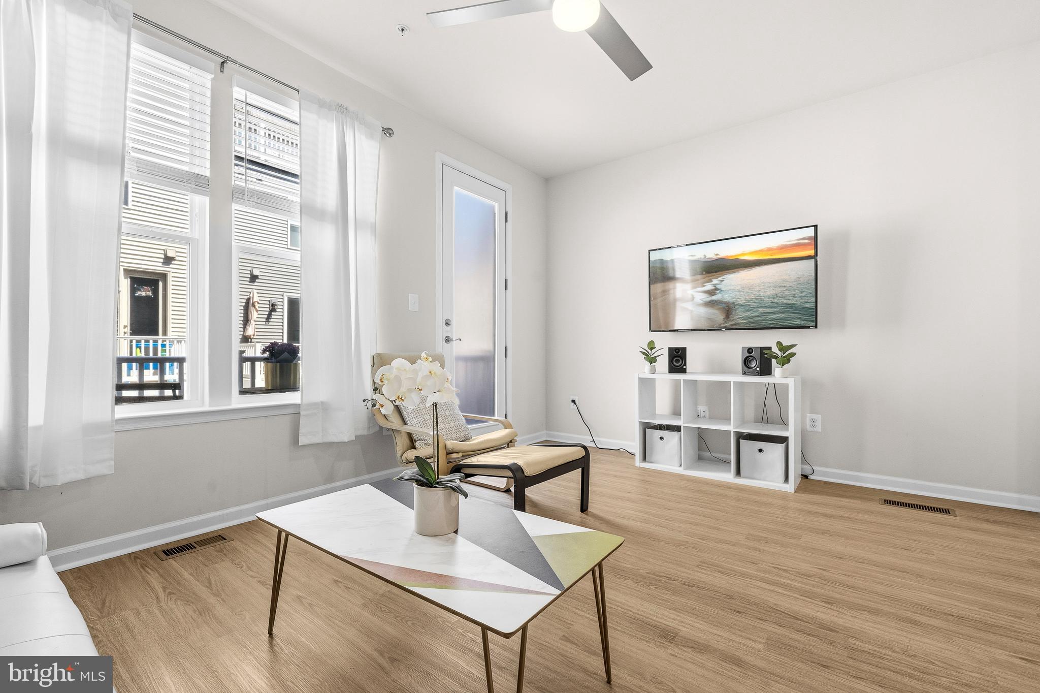 GATEWAY WEST - Residential