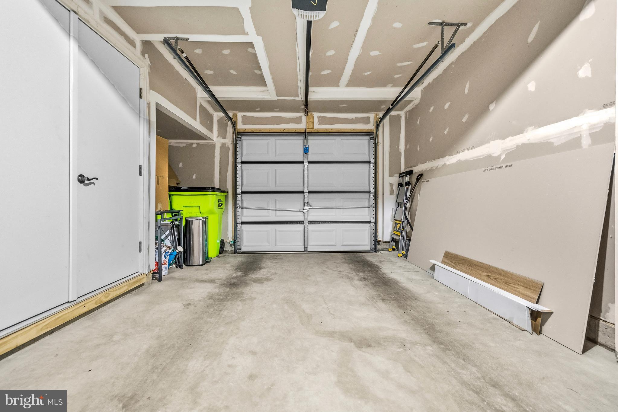 GATEWAY WEST - Residential
