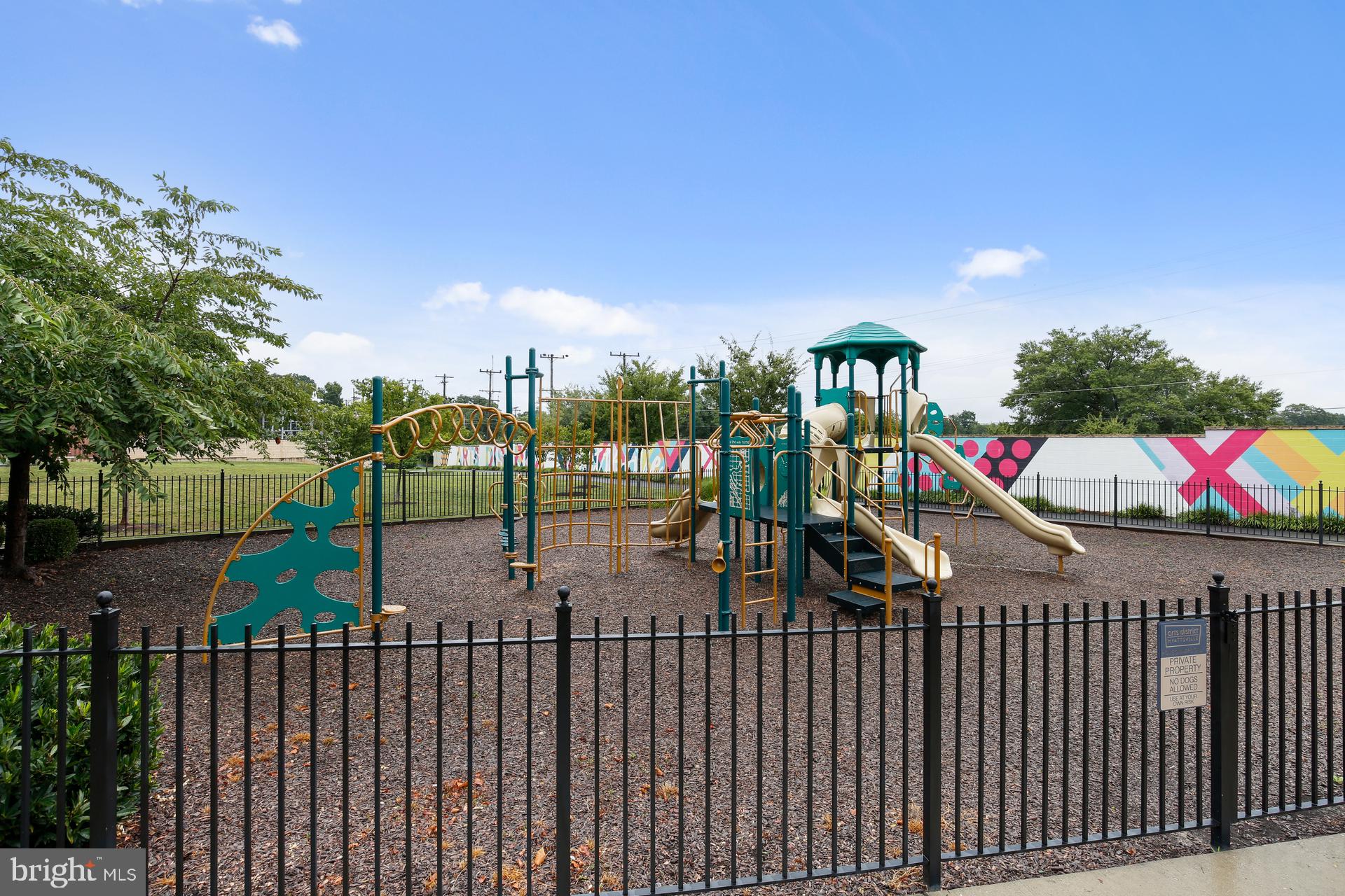 GATEWAY WEST - Residential