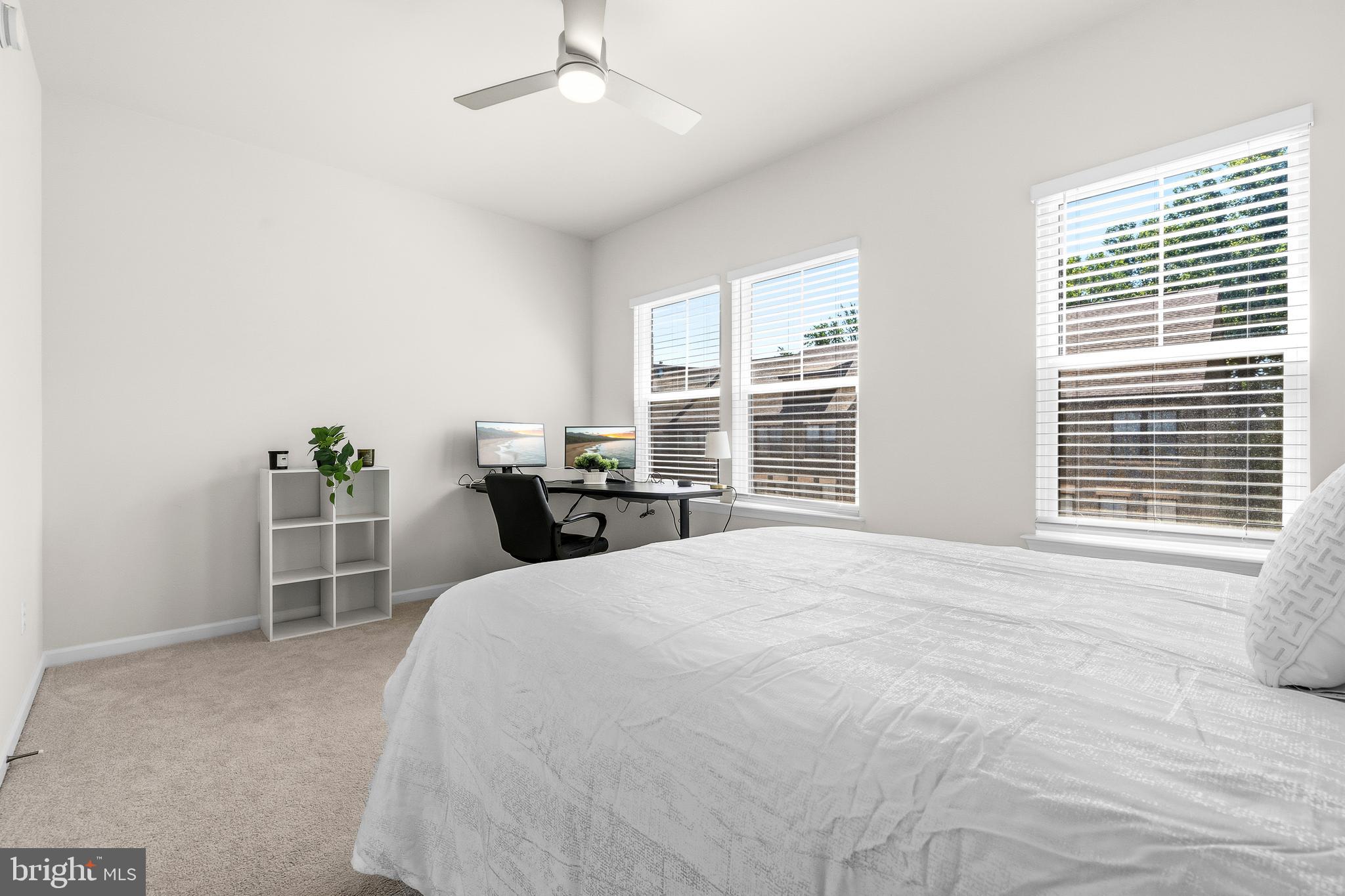 GATEWAY WEST - Residential