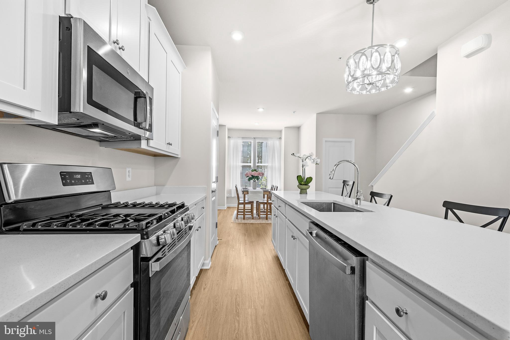GATEWAY WEST - Residential