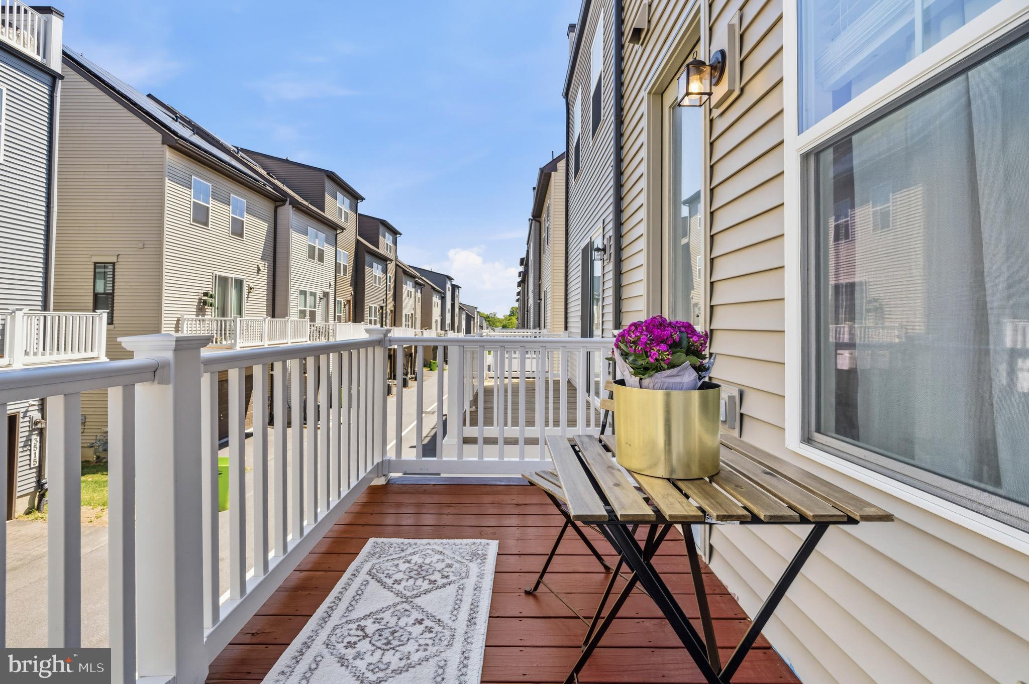 GATEWAY WEST - Residential
