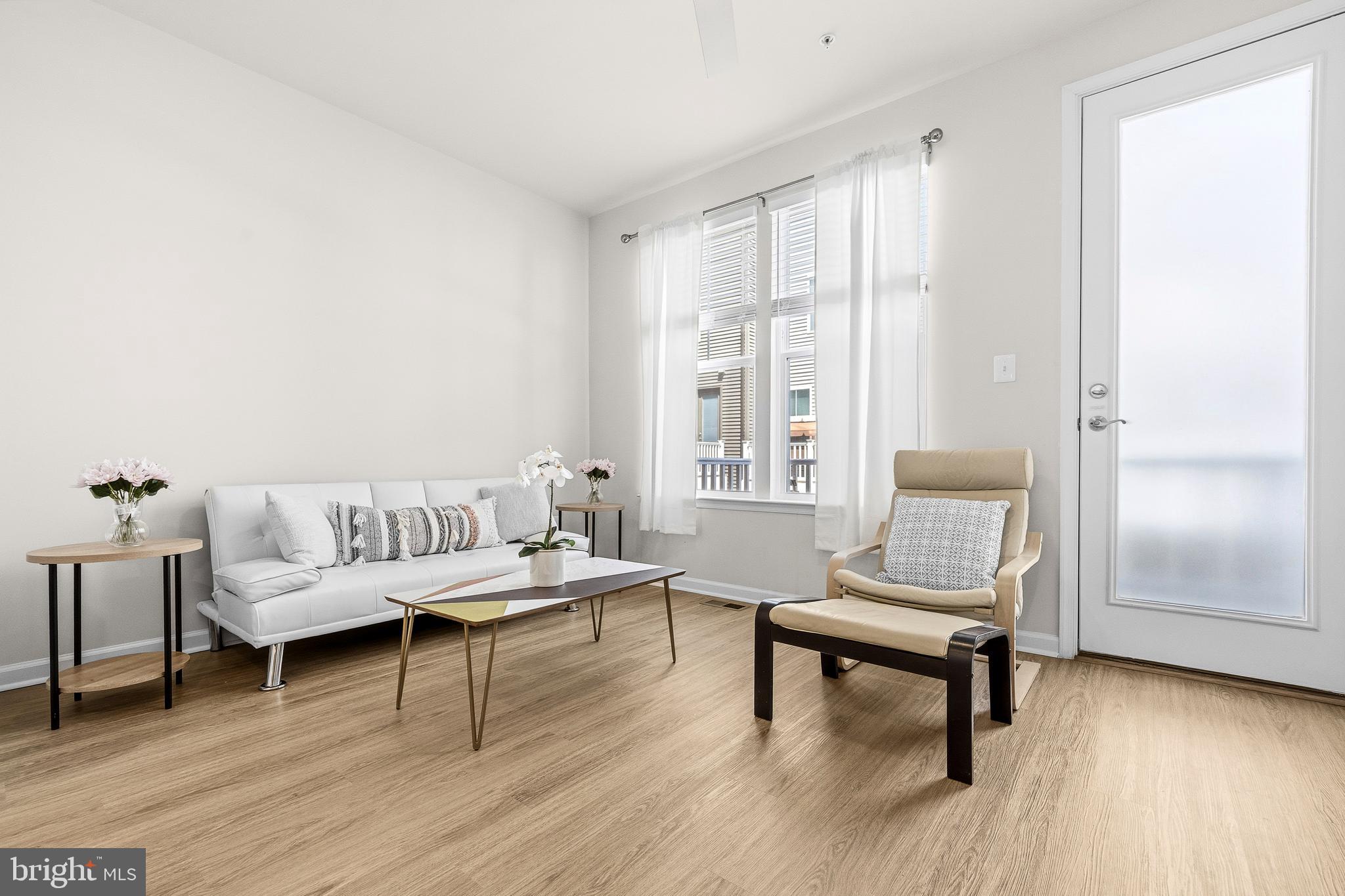 GATEWAY WEST - Residential