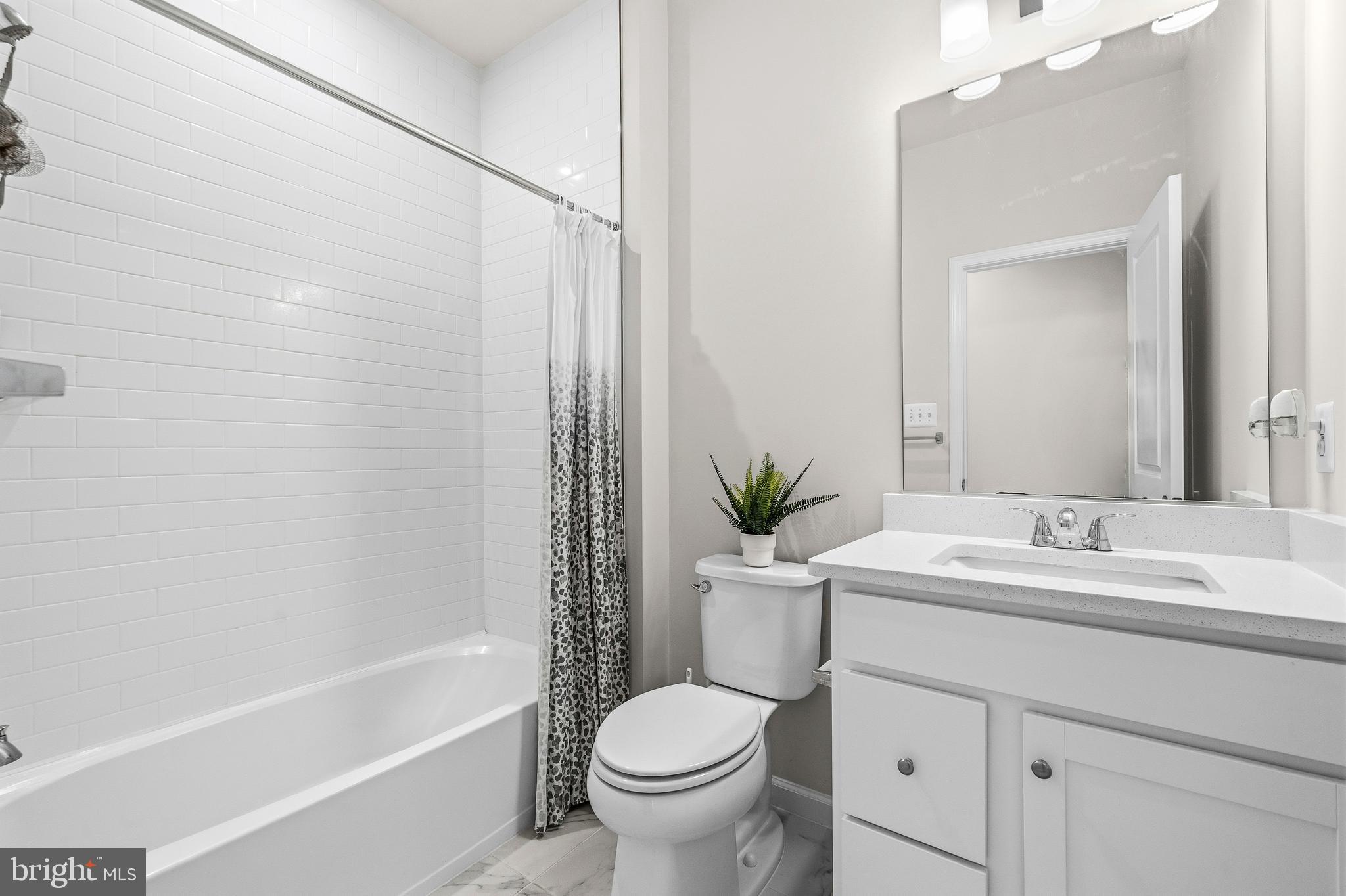 GATEWAY WEST - Residential