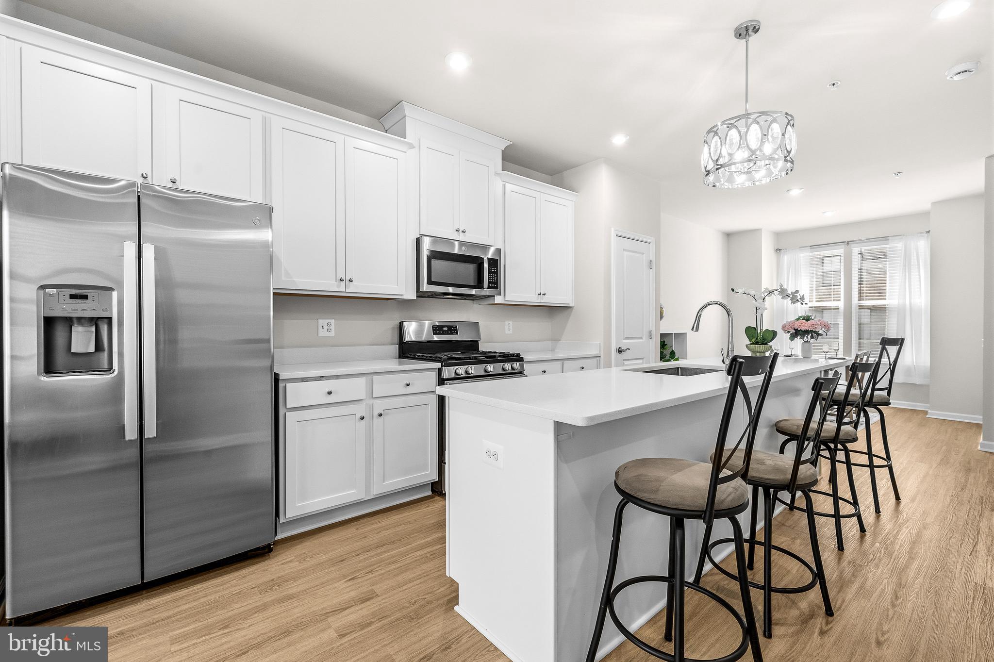 GATEWAY WEST - Residential