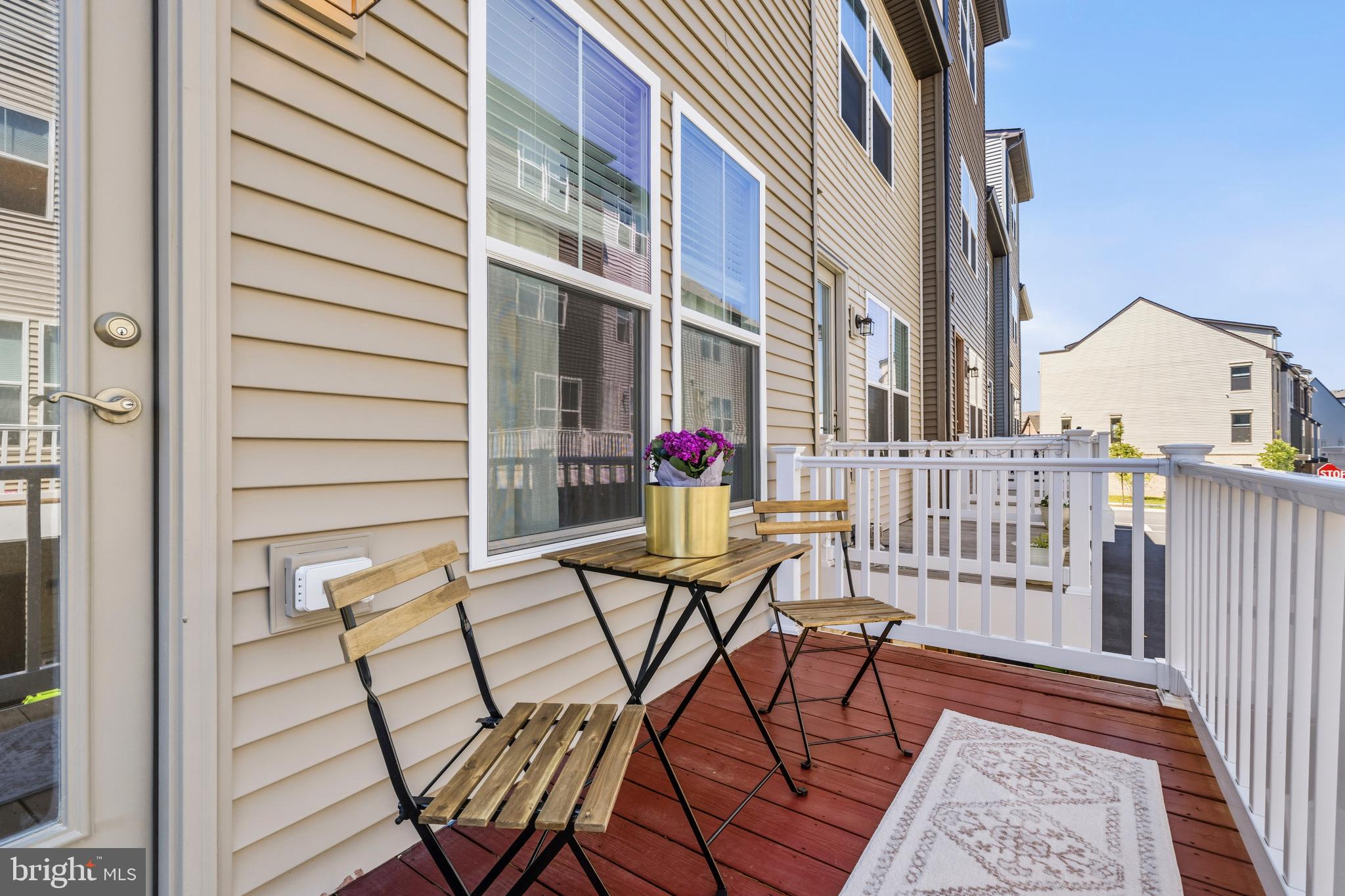 GATEWAY WEST - Residential