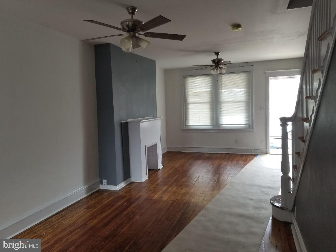 PORT RICHMOND - Residential Lease