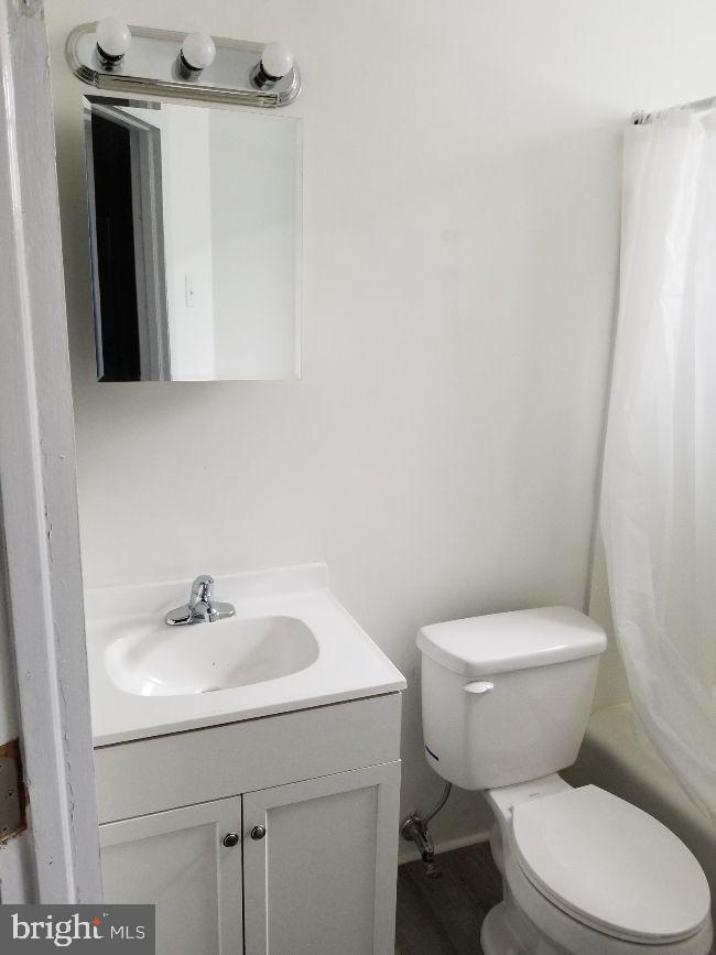 PORT RICHMOND - Residential Lease