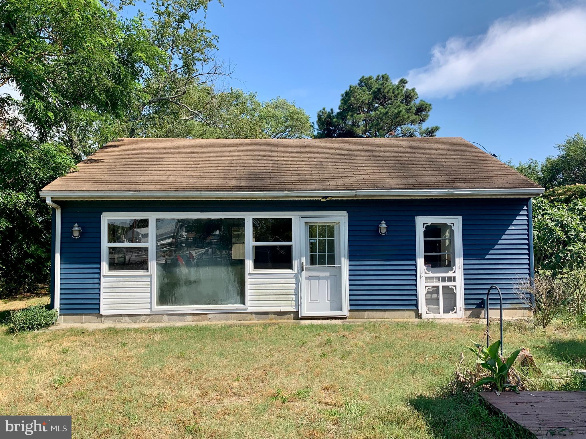 23281 HASTINGS