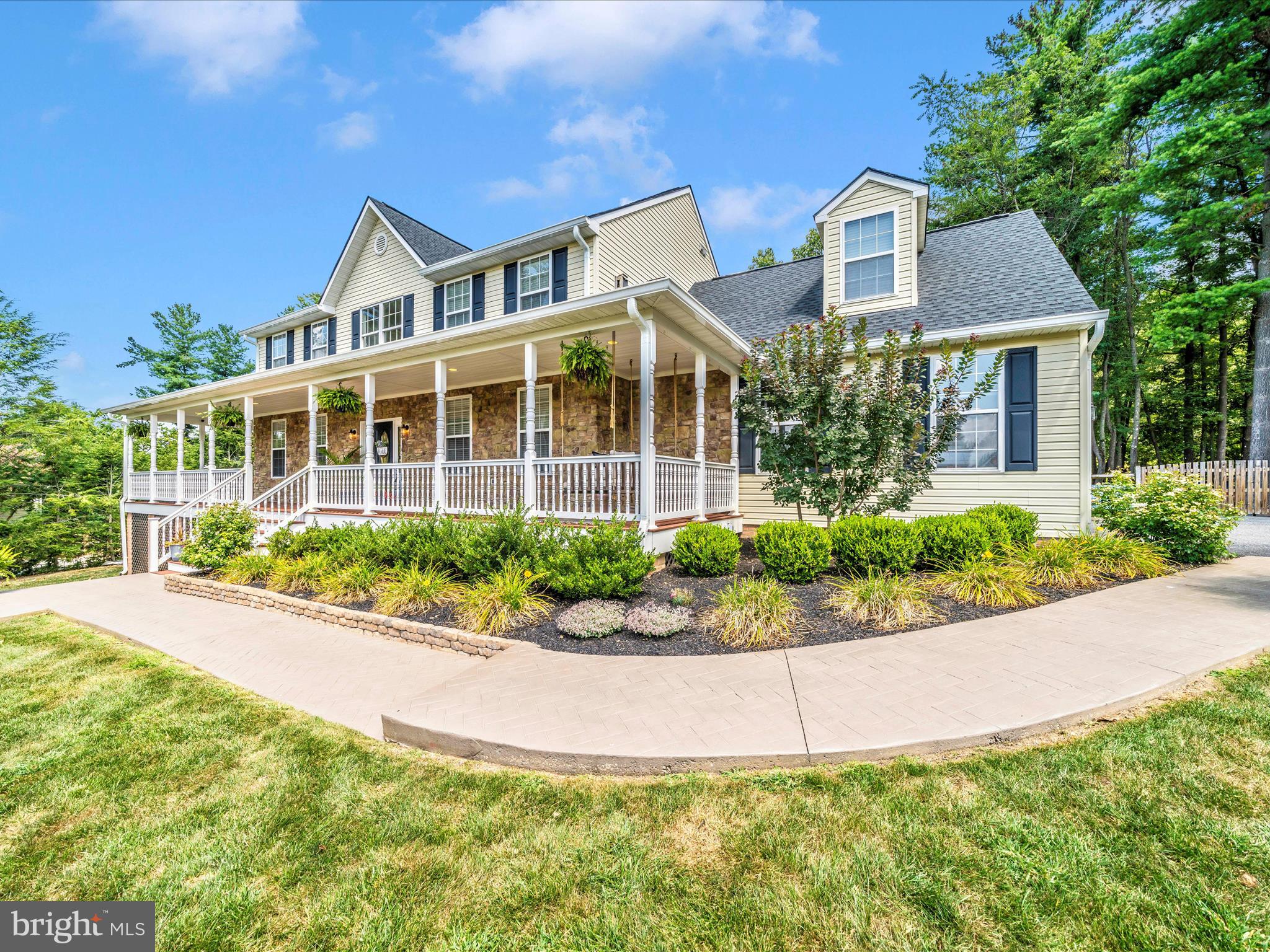 602 SCARLET OAK COURT