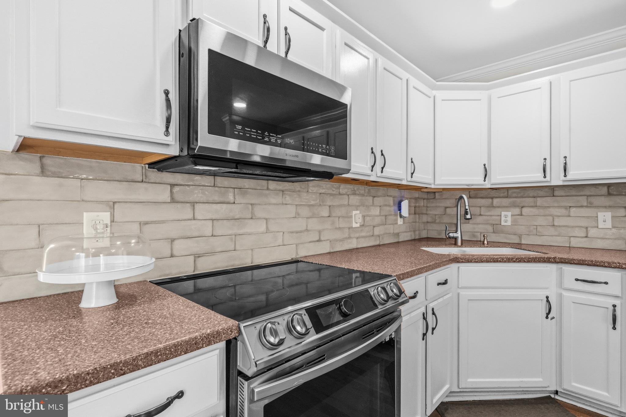 VILLAS AT SOUTH HAMPTON - Residential