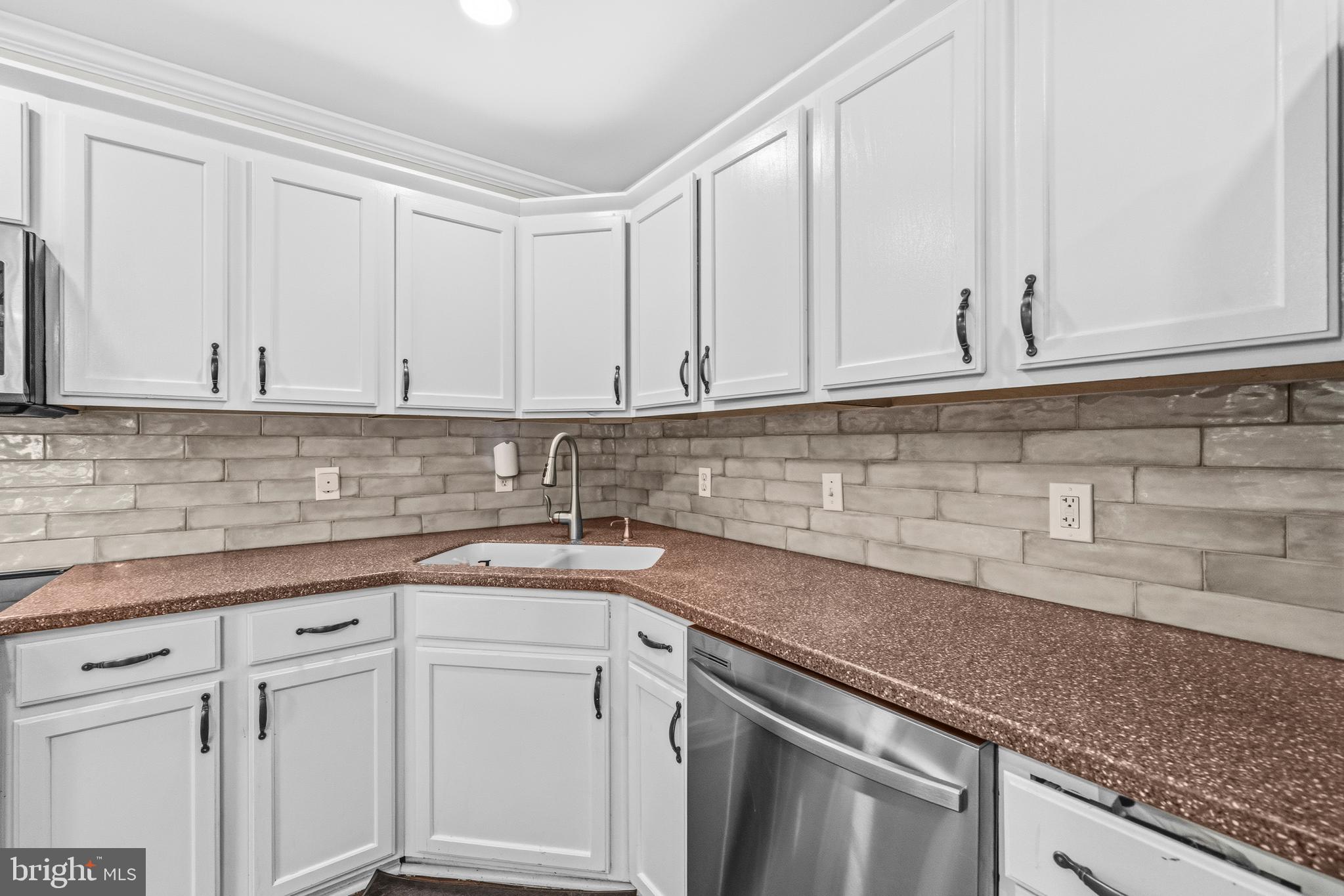 VILLAS AT SOUTH HAMPTON - Residential