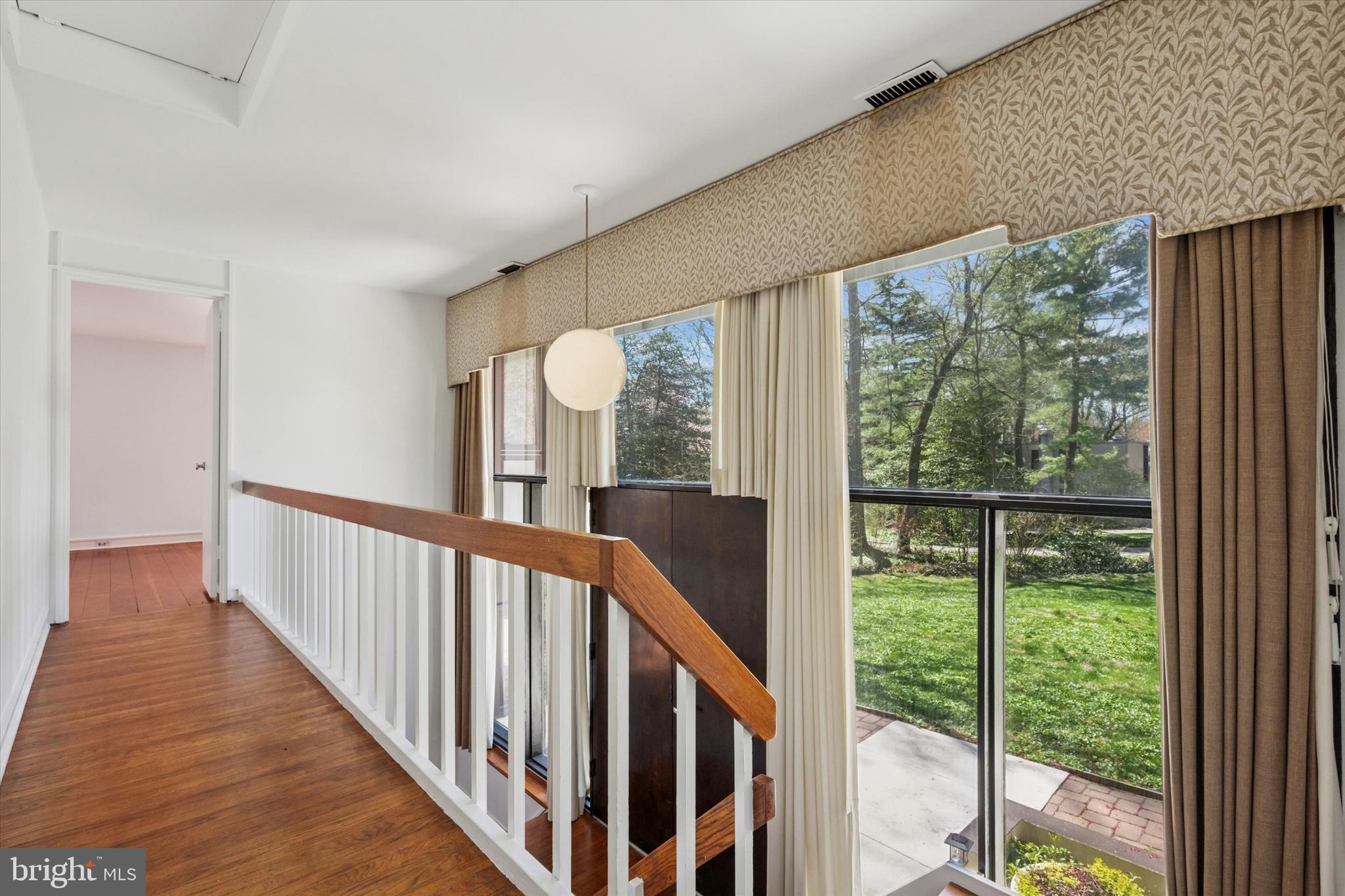 200 SUNRISE LANE
