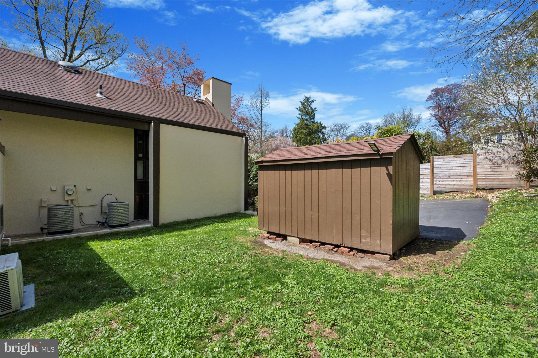 CHESTNUT HILL - Residential