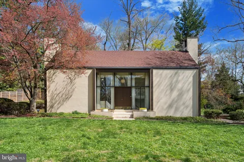 200 Sunrise Lane, Philadelphia, PA 19118 - MLS#: PAPH2465018