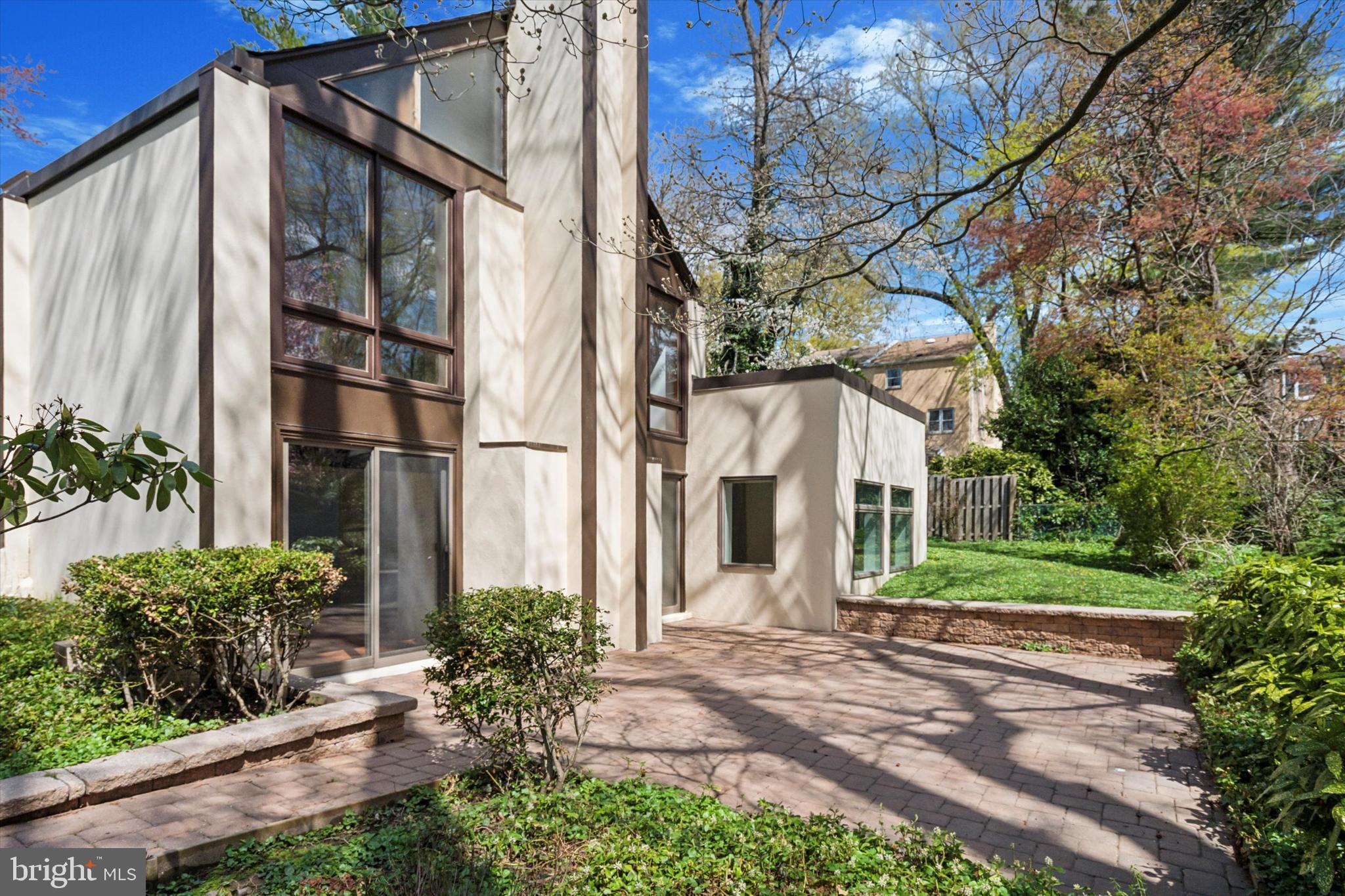 CHESTNUT HILL - Residential