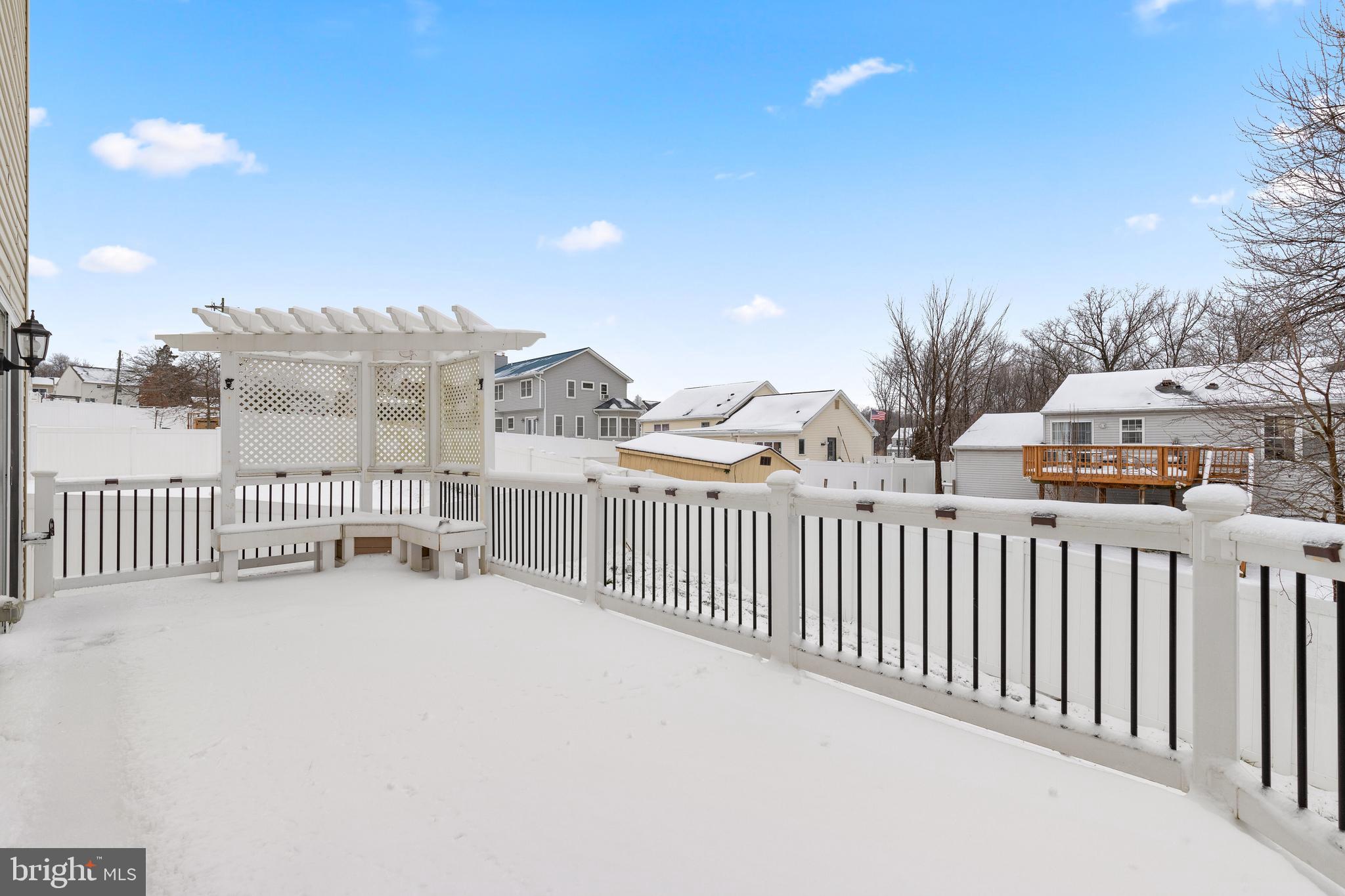 PLEASANT CHASE - Residential