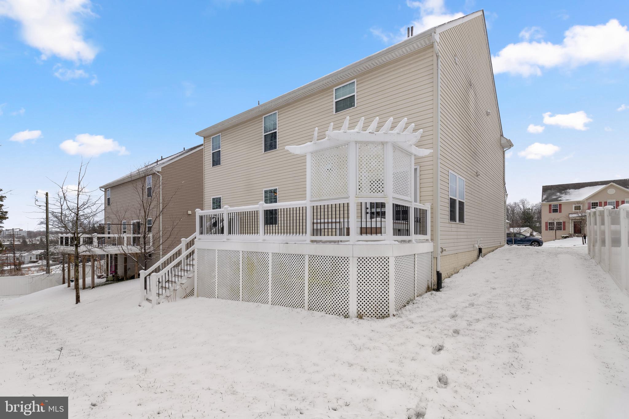 PLEASANT CHASE - Residential