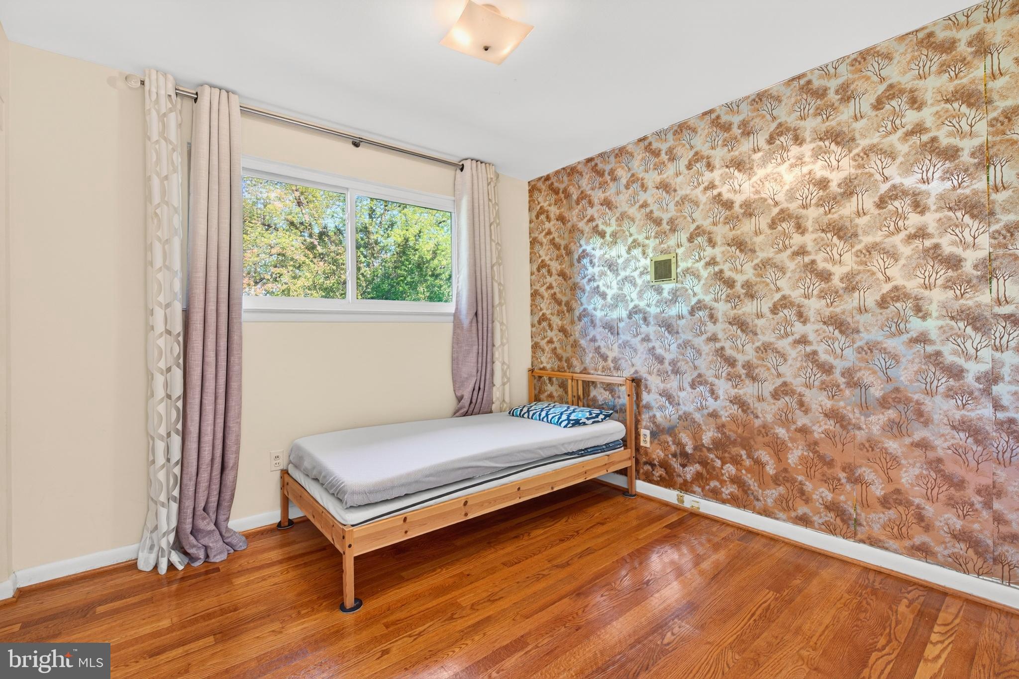 KEMP MILL ESTATES - Residential