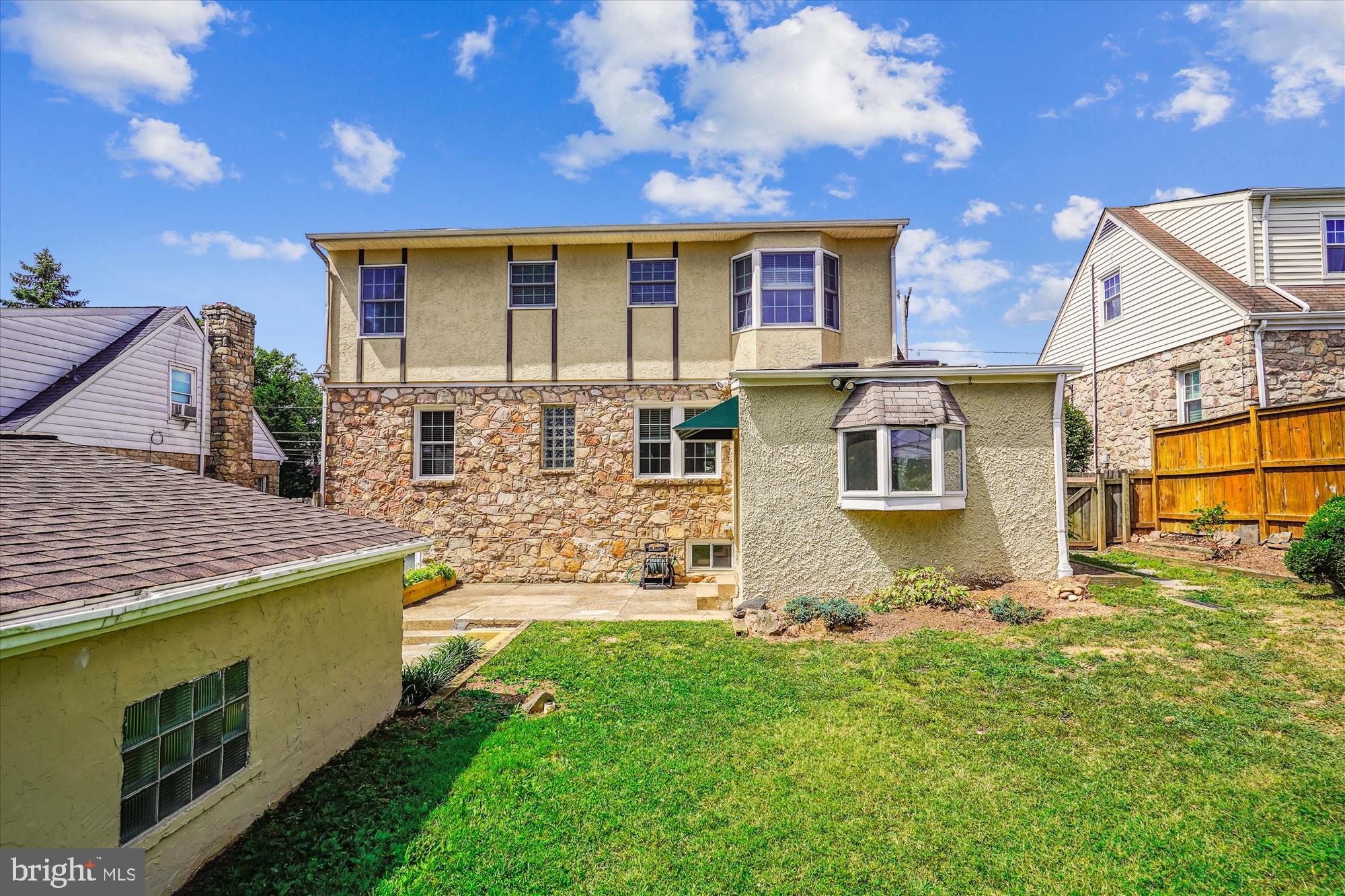 ARLINGTON HEIGHTS - Residential Lease