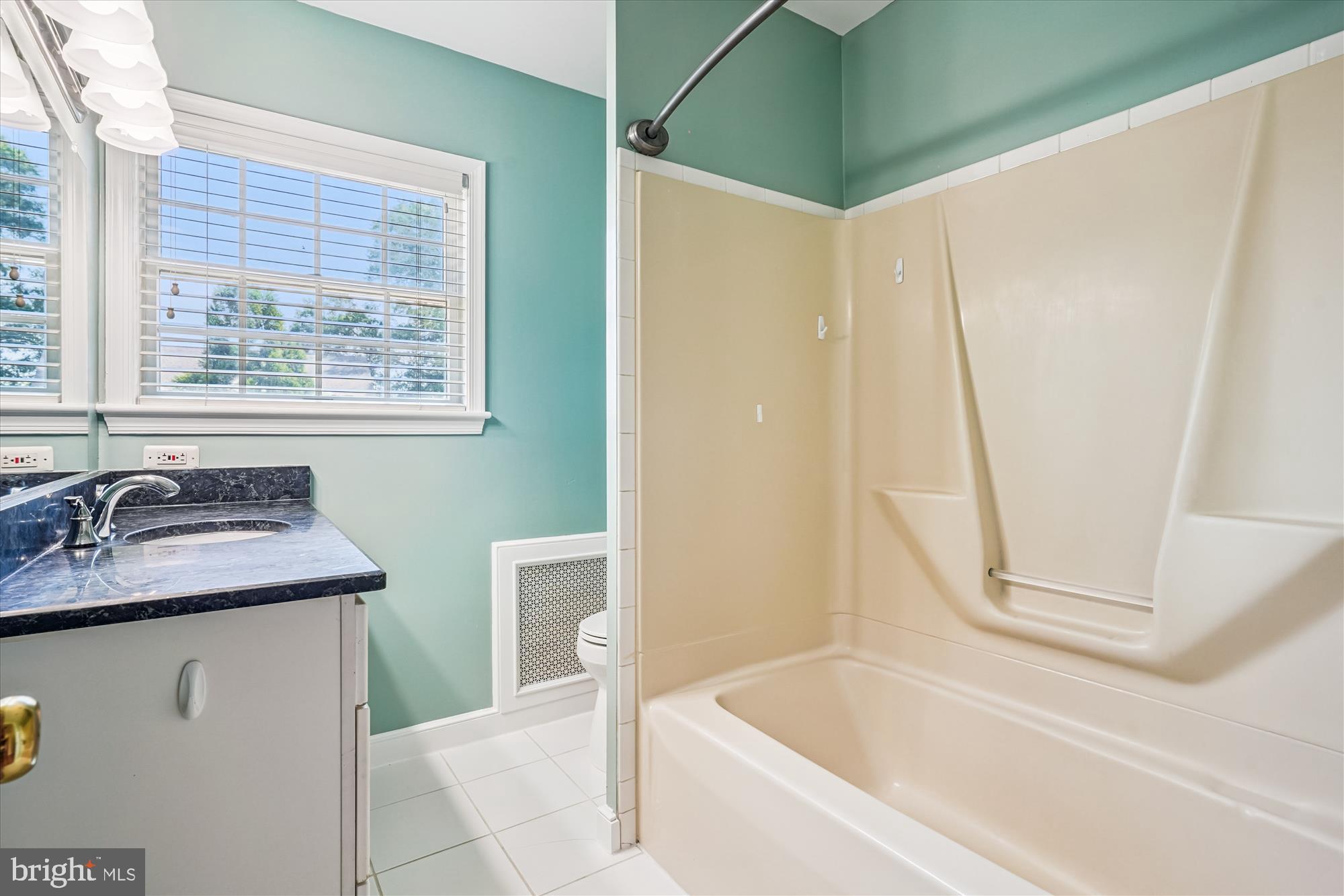 ARLINGTON HEIGHTS - Residential Lease