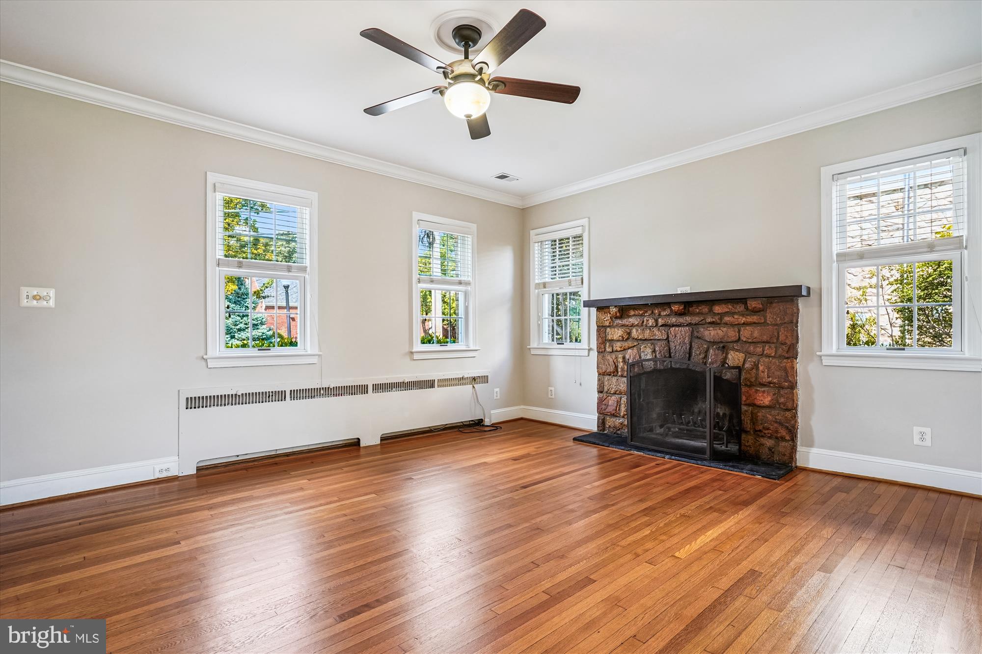 ARLINGTON HEIGHTS - Residential Lease