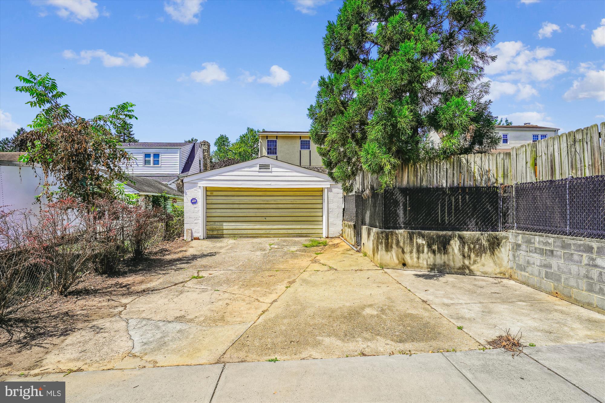 ARLINGTON HEIGHTS - Residential Lease