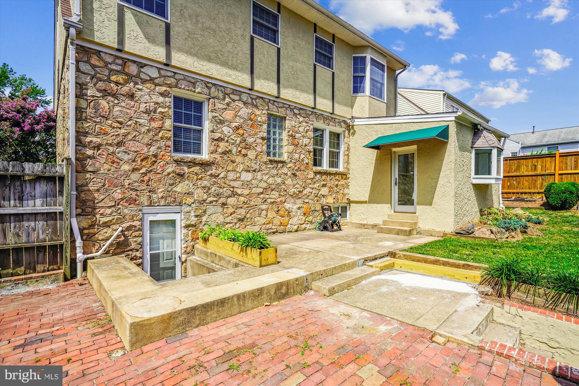 ARLINGTON HEIGHTS - Residential Lease