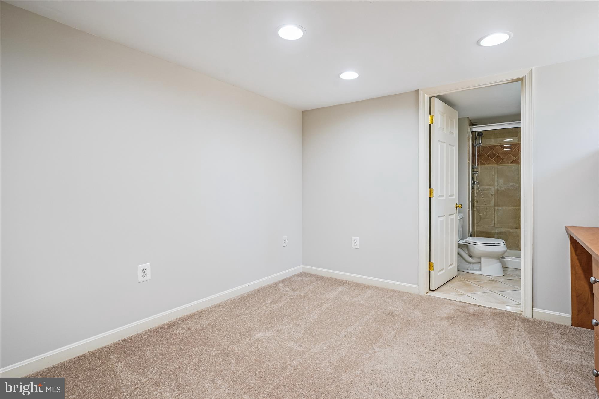 ARLINGTON HEIGHTS - Residential Lease