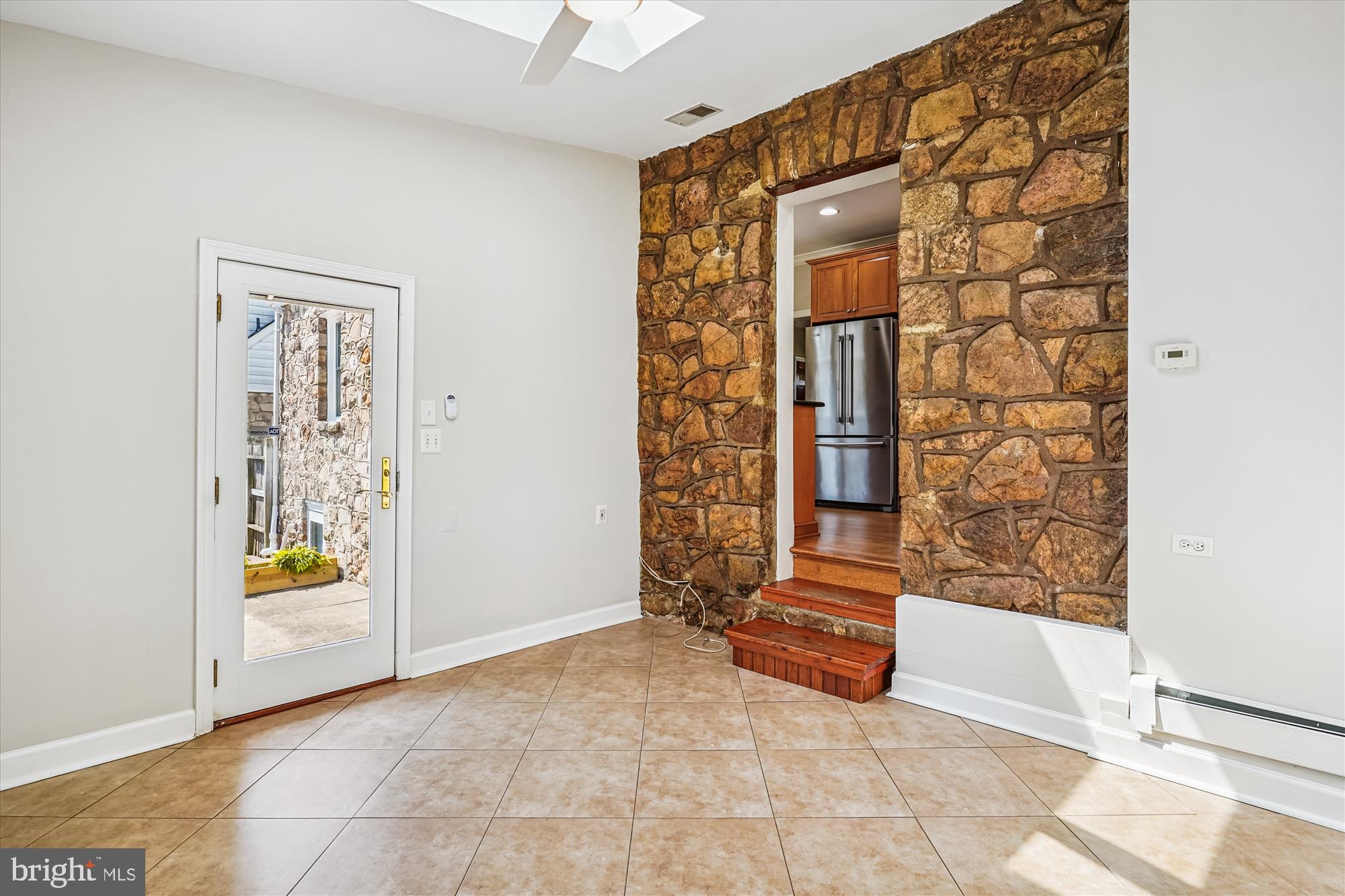 ARLINGTON HEIGHTS - Residential Lease