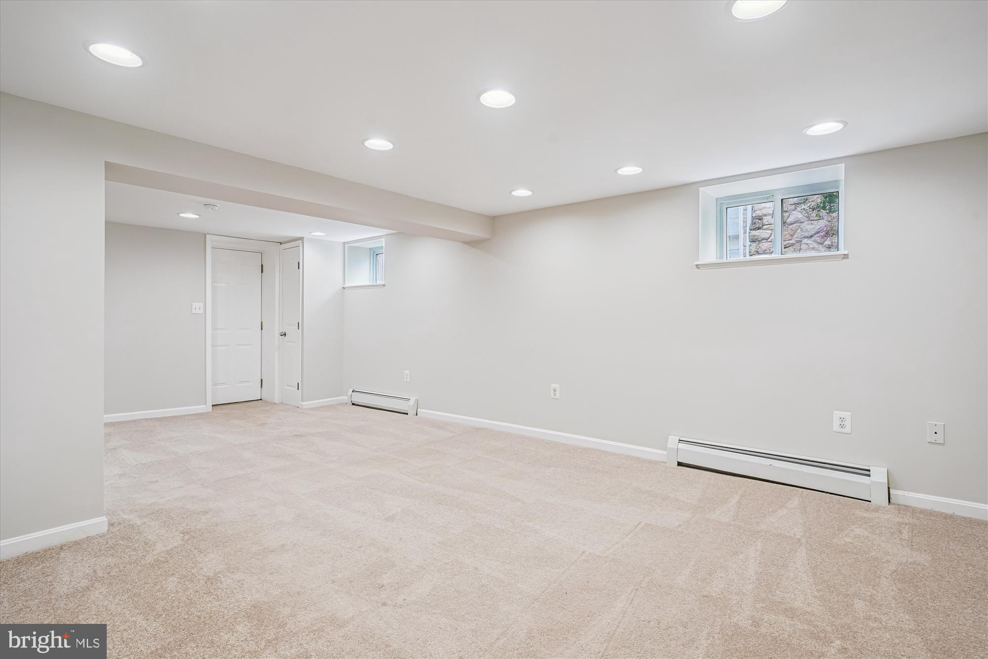 ARLINGTON HEIGHTS - Residential Lease