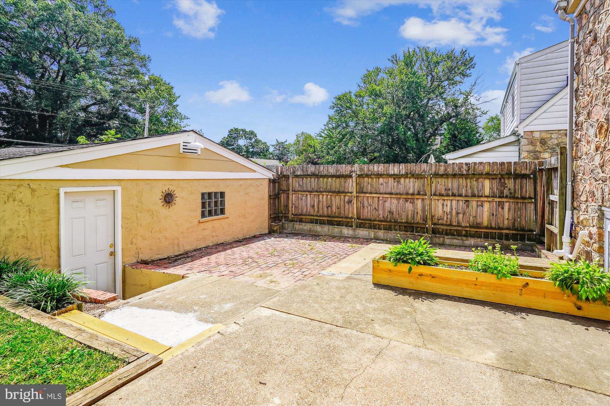 ARLINGTON HEIGHTS - Residential Lease